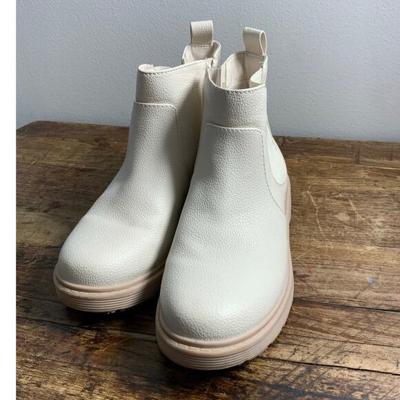 Cat & Jack Girls booties size 4 - Picture 2 of 7